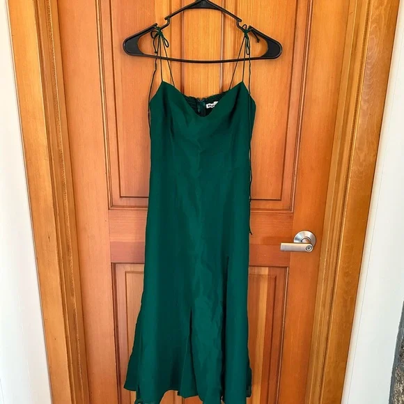 Reformation Juliette dress in Emerald size 6 - Picture 2 of 7